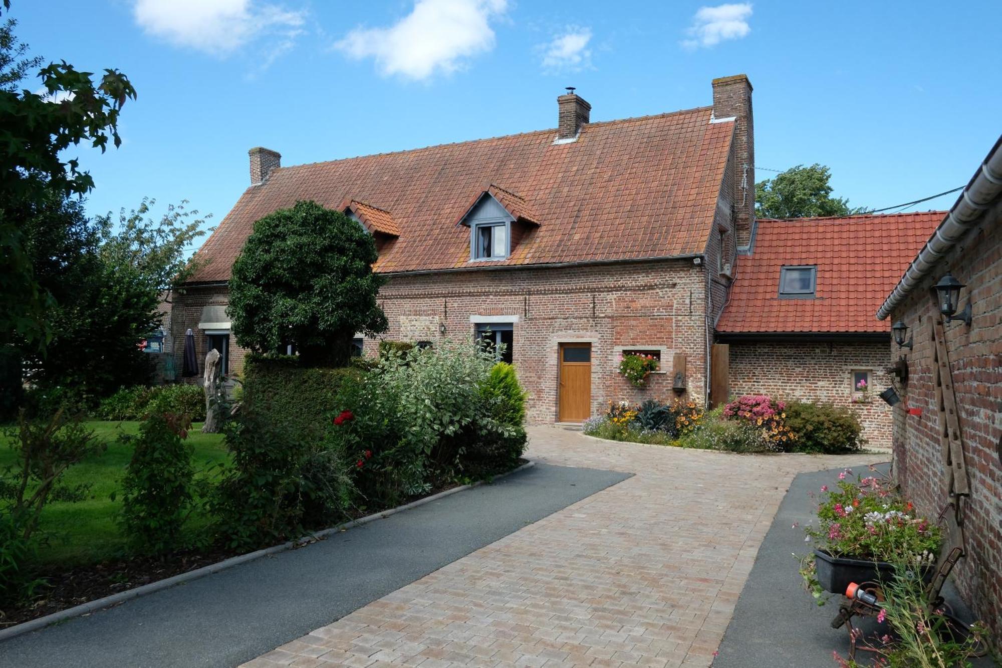 Les Charmilles Bed & Breakfast Hazebrouck Bagian luar foto