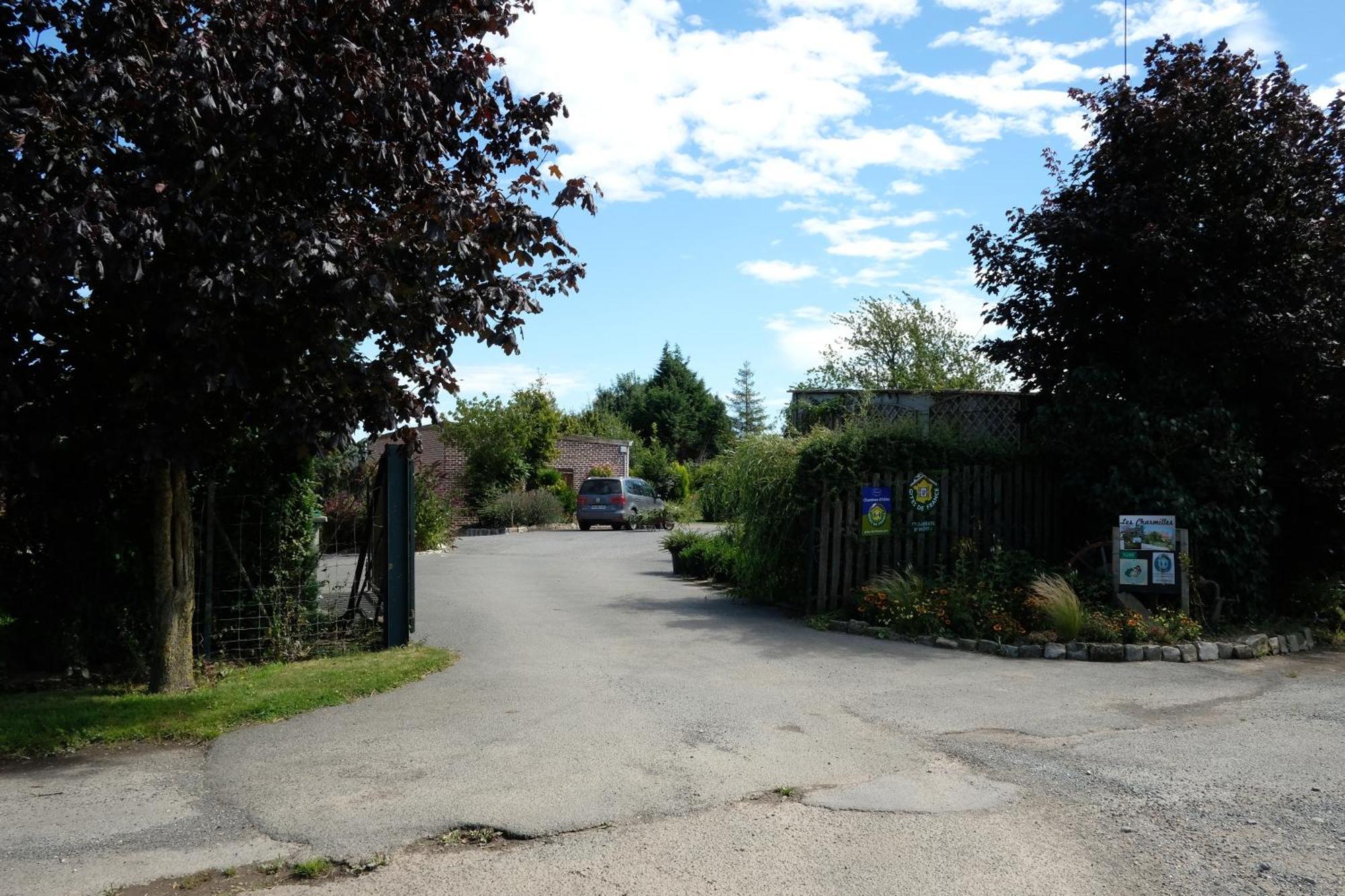 Les Charmilles Bed & Breakfast Hazebrouck Bagian luar foto