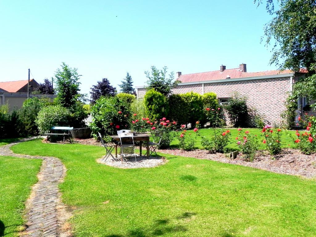 Les Charmilles Bed & Breakfast Hazebrouck Bagian luar foto