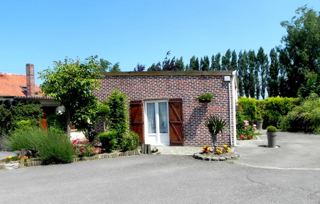Les Charmilles Bed & Breakfast Hazebrouck Bagian luar foto