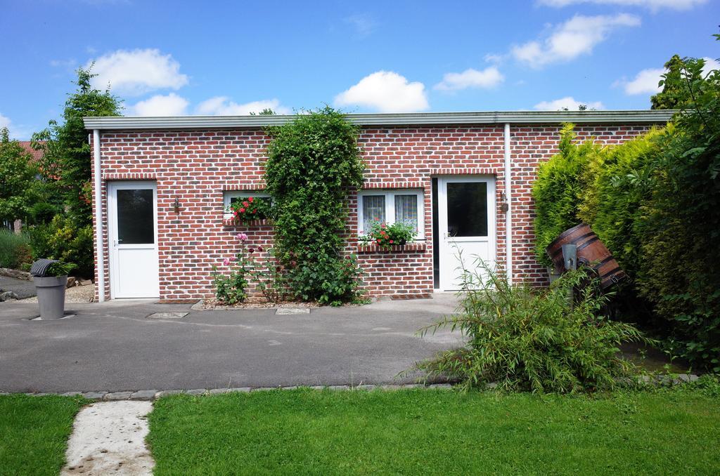 Les Charmilles Bed & Breakfast Hazebrouck Bagian luar foto